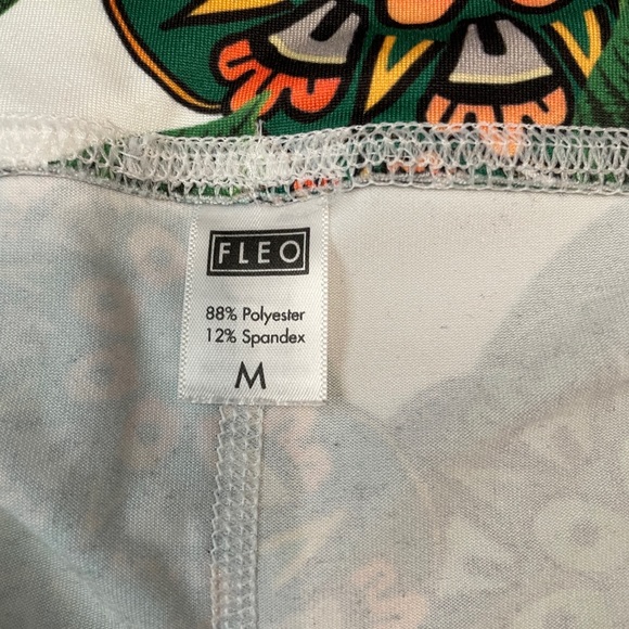 Simply Manders Mandala Fleo Shorts 2.5” inseam - Picture 6 of 6